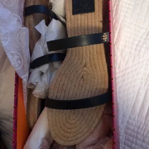 TORY BURCH 2 BAND ESPADRILLES BRAND NEW . NAVY